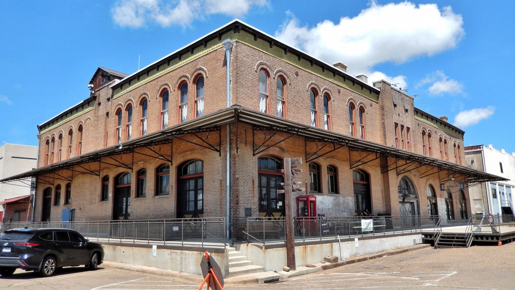 Richie Grocery Building (<i>southeast elevation</i>). Click for full size. Richie Grocery Building (<i>southeast elevation</i>) image. Click for full size.