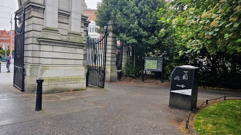 P�irc Fhaiche Stiabhna / Saint Stephen's Green Park Marker image. Click for full size.