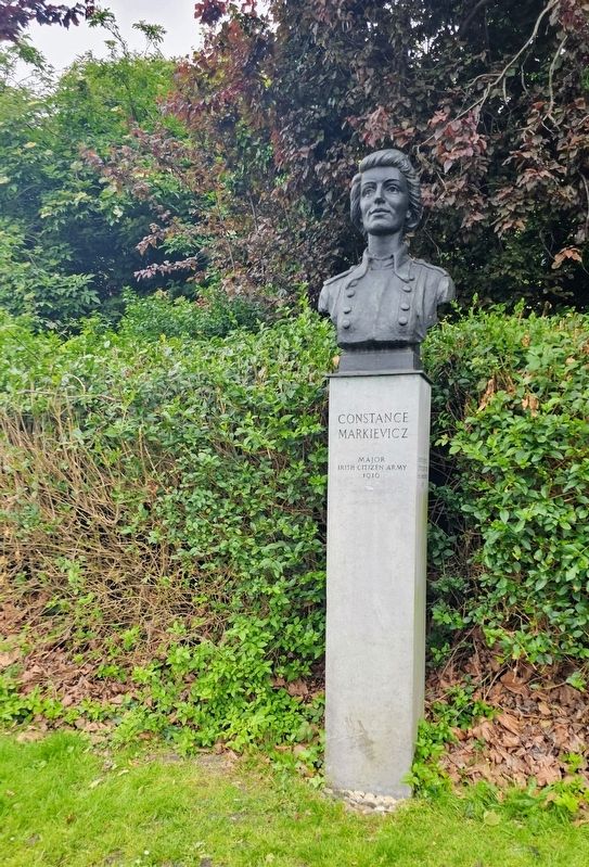 Countess Constance Markievicz Statue image. Click for full size.