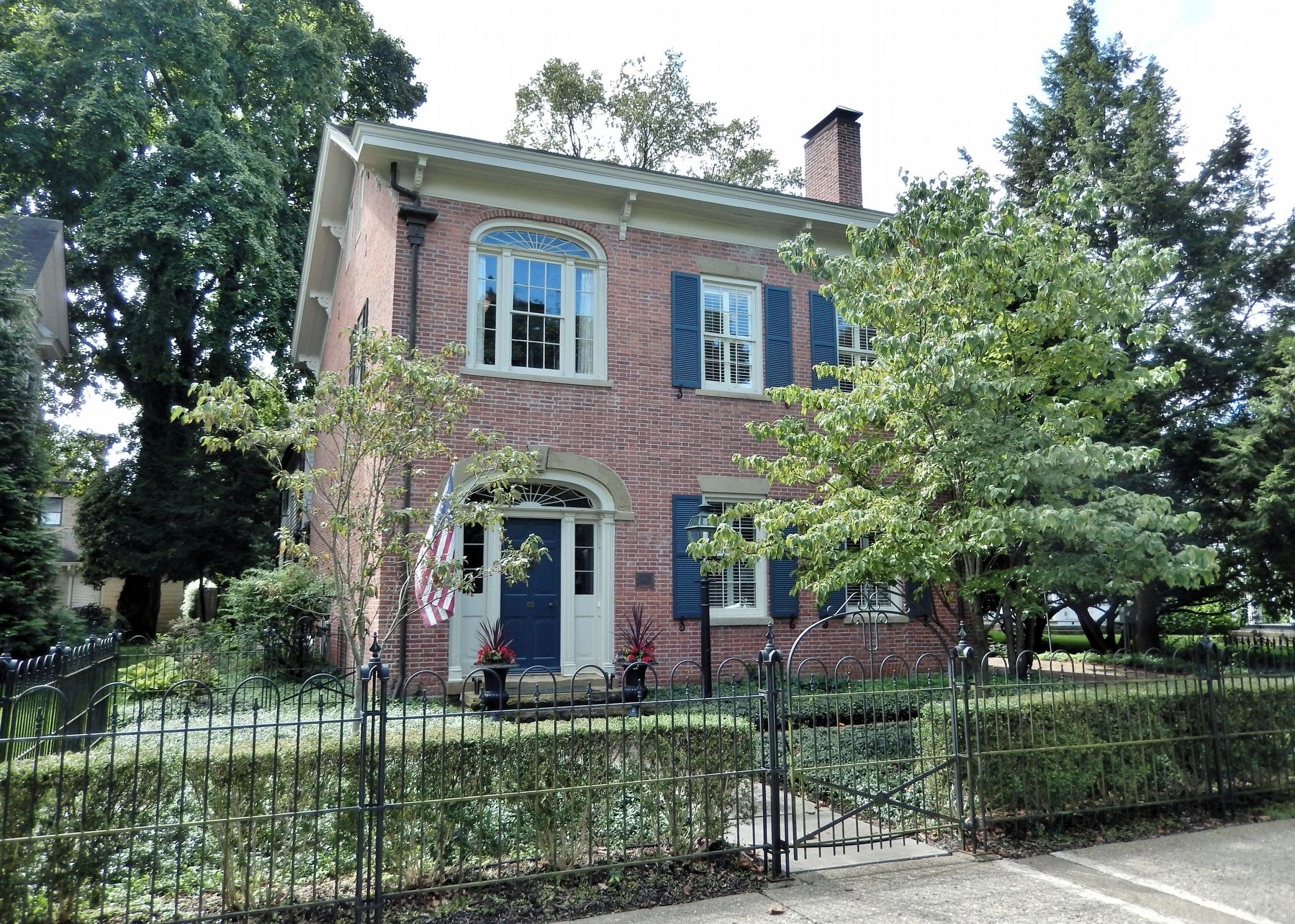 Mower-Darfus House (<i>north/front elevation</i>) image. Click for full size.