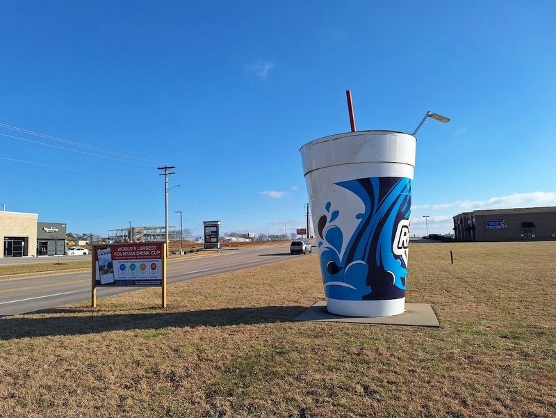World's Largest Fountain Drink Cup Marker. Click for full size. World's Largest Fountain Drink Cup Marker image. Click for full size.