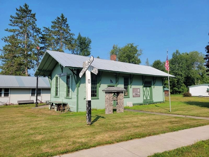 New Woodstock Regional Historical Society Marker and Historic depot. Click for full size. New Woodstock Regional Historical Society Marker and Historic depot image. Click for full size.