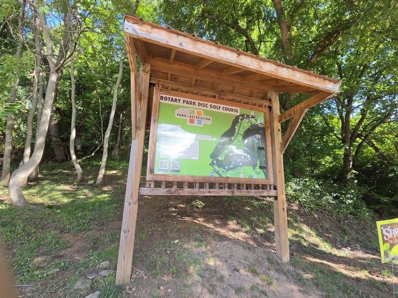 Full view of the Rotary Park Disc Golf Course kiosk.. Click for full size. Full view of the Rotary Park Disc Golf Course kiosk. image. Click for full size.