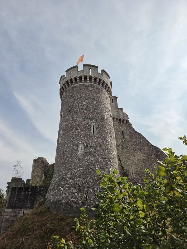 Le ch�teau de Robert le Diable / Robert the Devil�s Castle Marker image. Click for full size.