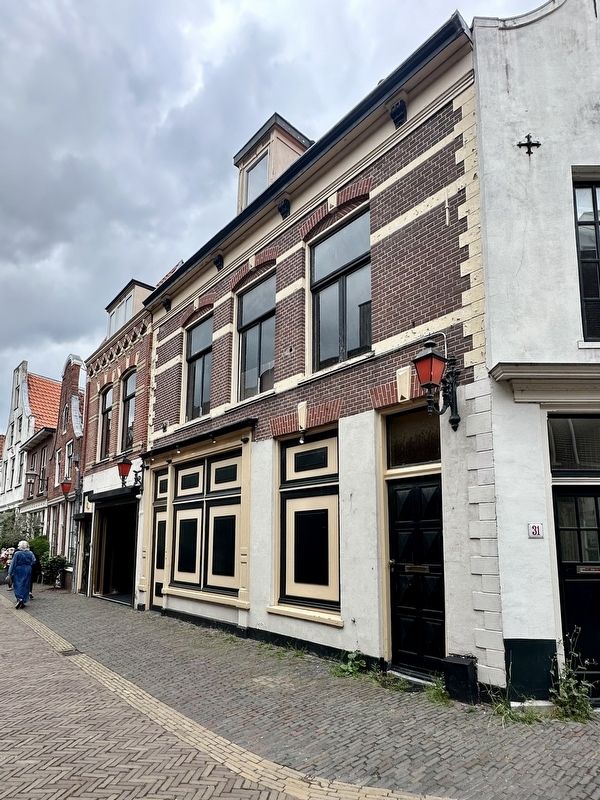 Jacob van Gelderen stolperstein - wider view image. Click for full size.