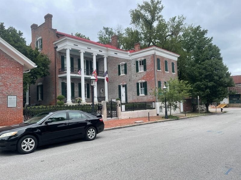 DeMenil Mansion Marker - context view showing entire back of mansion. Click for full size. DeMenil Mansion Marker - context view showing entire back of mansion image. Click for full size.