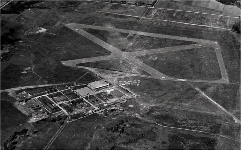 No. 20 Elementary Flying Training School (future Oshawa Airport) ca 1942-4. Click for full size. No. 20 Elementary Flying Training School (future Oshawa Airport) ca 1942-4 image. Click for full size.