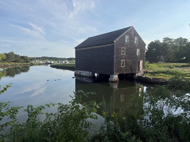 Quincy Canal. Click for full size. Quincy Canal image. Click for full size.