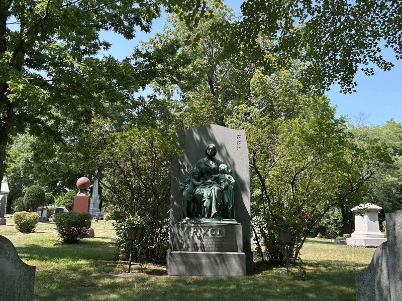 Hixon Family Memorial. Click for full size. Hixon Family Memorial image. Click for full size.