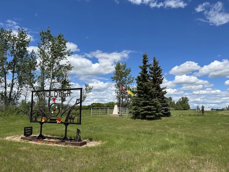 Killdeer Sign and Killdeer Memorial image. Click for full size.