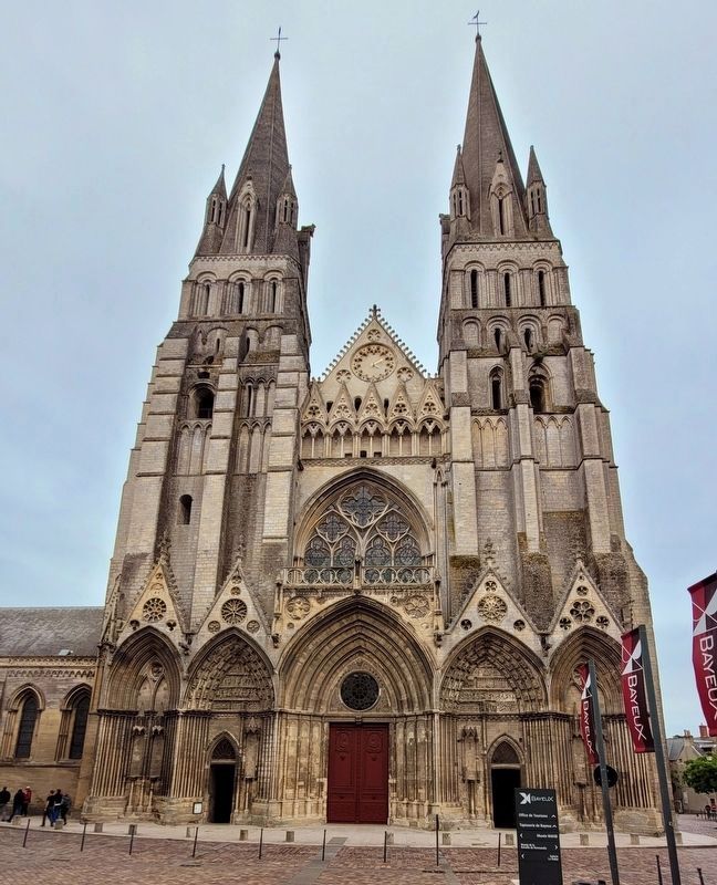 Le parvis de la cath�drale / Cathedral Square Marker image. Click for full size.