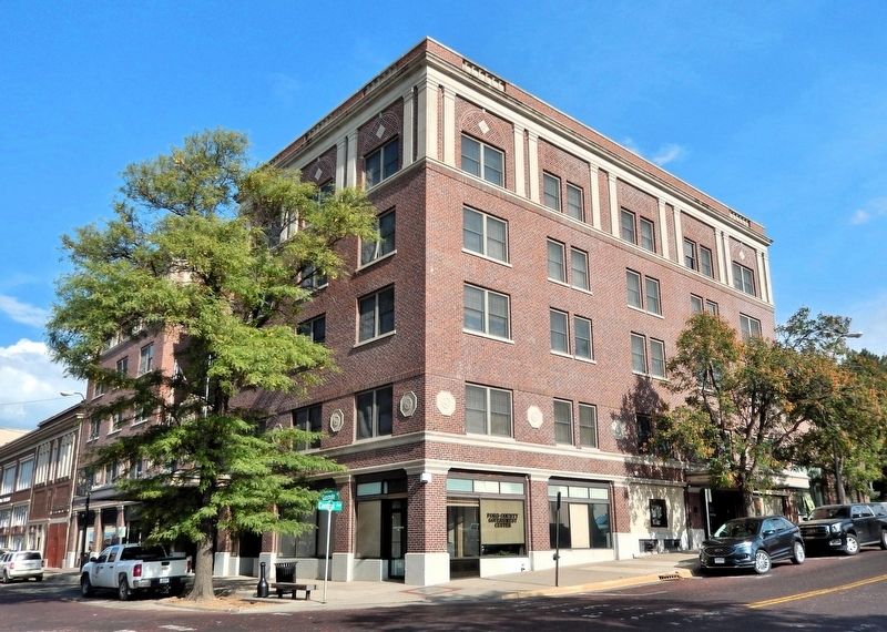 Lora Locke Hotel (<i>southeast elevation</i>). Click for full size. Lora Locke Hotel (<i>southeast elevation</i>) image. Click for full size.