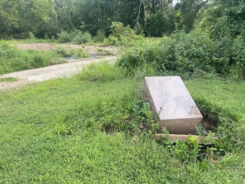 Shut-In Gap Marker - MARKER FALLEN OVER & UNREADABLE!. Click for full size. Shut-In Gap Marker - MARKER FALLEN OVER & UNREADABLE! image. Click for full size.