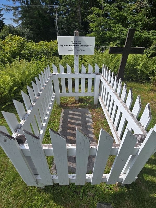 Grave of<br>Princess Aglaida Ivanovina Maksoutoff. Click for full size. Grave of<br>Princess Aglaida Ivanovina Maksoutoff image. Click for full size.