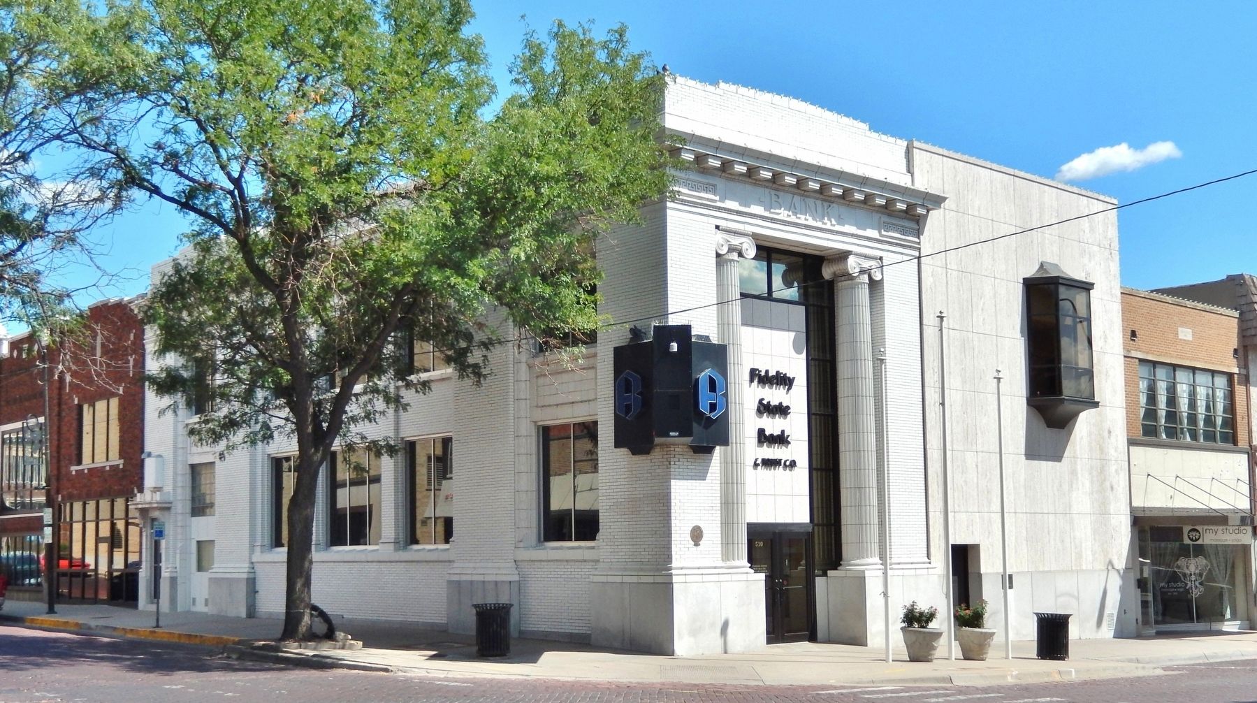 Fidelity State Bank (<i>northwest elevation</i>). Click for full size. Fidelity State Bank (<i>northwest elevation</i>) image. Click for full size.