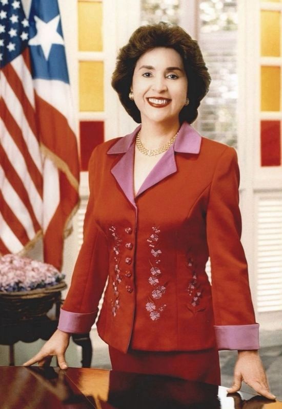 Official portrait of Puerto Rican Governor Sila María Calderón in 2001. Click for more information. Official portrait of Puerto Rican Governor Sila María Calderón in 2001 image. Click for more information.