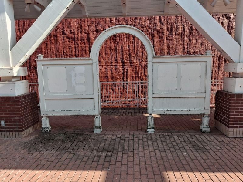 Missing marker plaques. Click for full size. Missing marker plaques image. Click for full size.