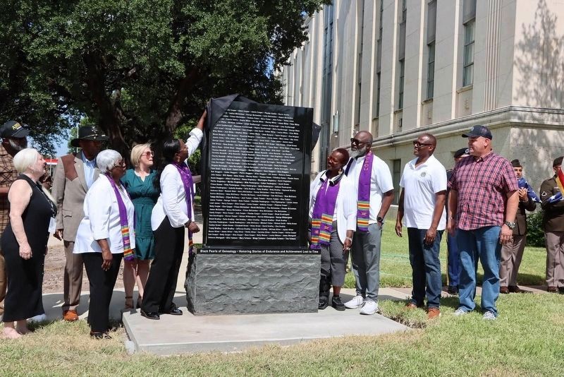 A Manigo, Mayor Byrd, Col McGowan, T Kirk, J Hamlin, S Styles, A Ross, D Hill, D Taylor,Judge Elliot. Click for full size. A Manigo, Mayor Byrd, Col McGowan, T Kirk, J Hamlin, S Styles, A Ross, D Hill, D Taylor,Judge Elliot image. Click for full size.