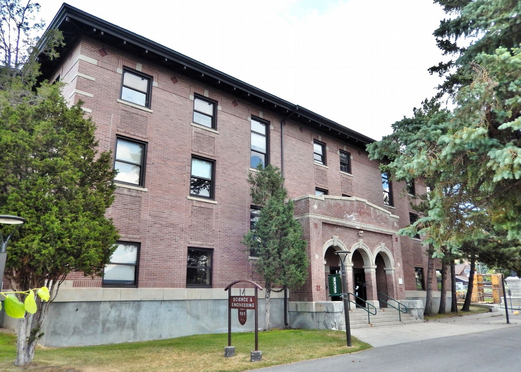 Montana Tech Gymnasium (<i>southeast elevation</i>) image. Click for full size.