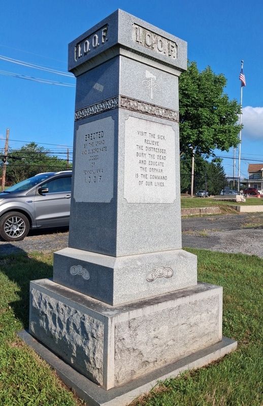 Aaron Nichols Monument. Click for full size. Aaron Nichols Monument image. Click for full size.