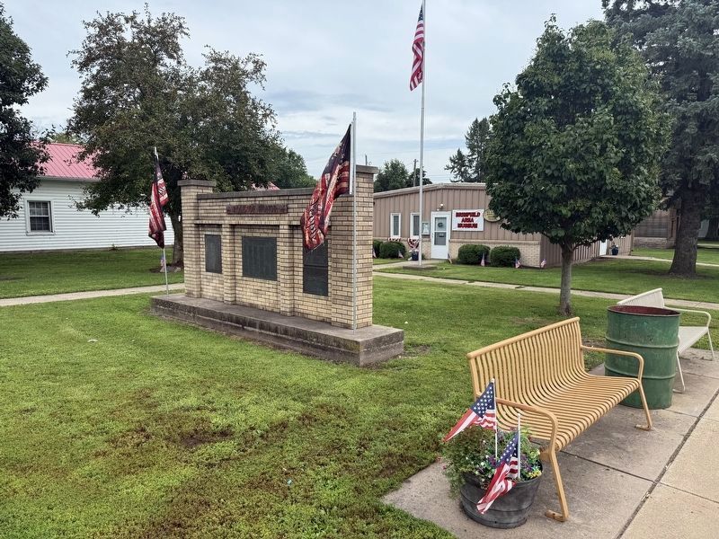 Roll of Honor Memorial Surroundings image. Click for full size.