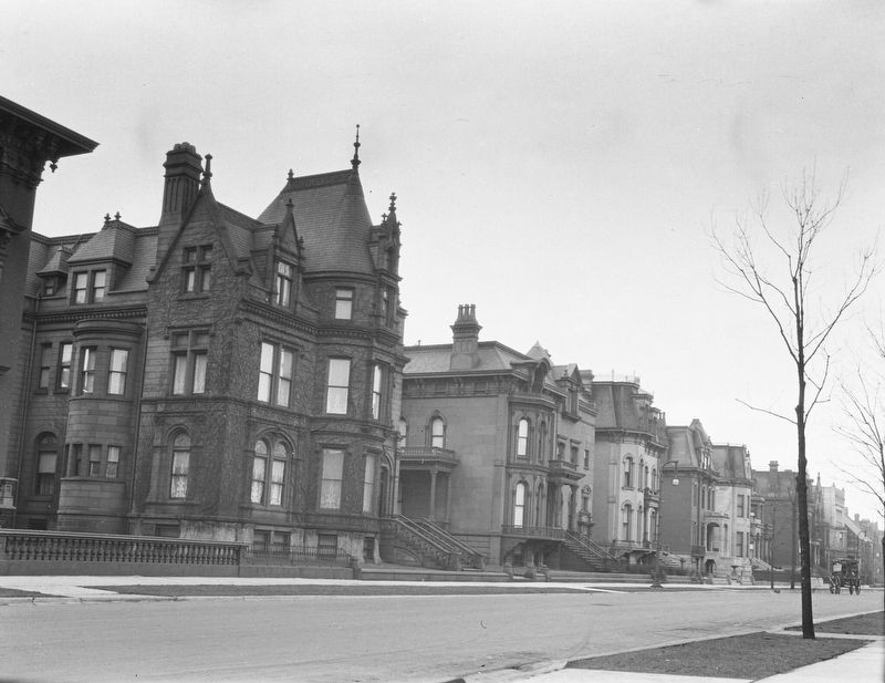 Prairie Avenue residences north of 18th Street, 1905. Click for full size. Prairie Avenue residences north of 18th Street, 1905 image. Click for full size.
