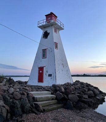 Heritage Lighthouse and Marker. Click for full size. Heritage Lighthouse and Marker image. Click for full size.