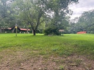 Rus Pavilion area at Knoch Knolls Park image. Click for full size.