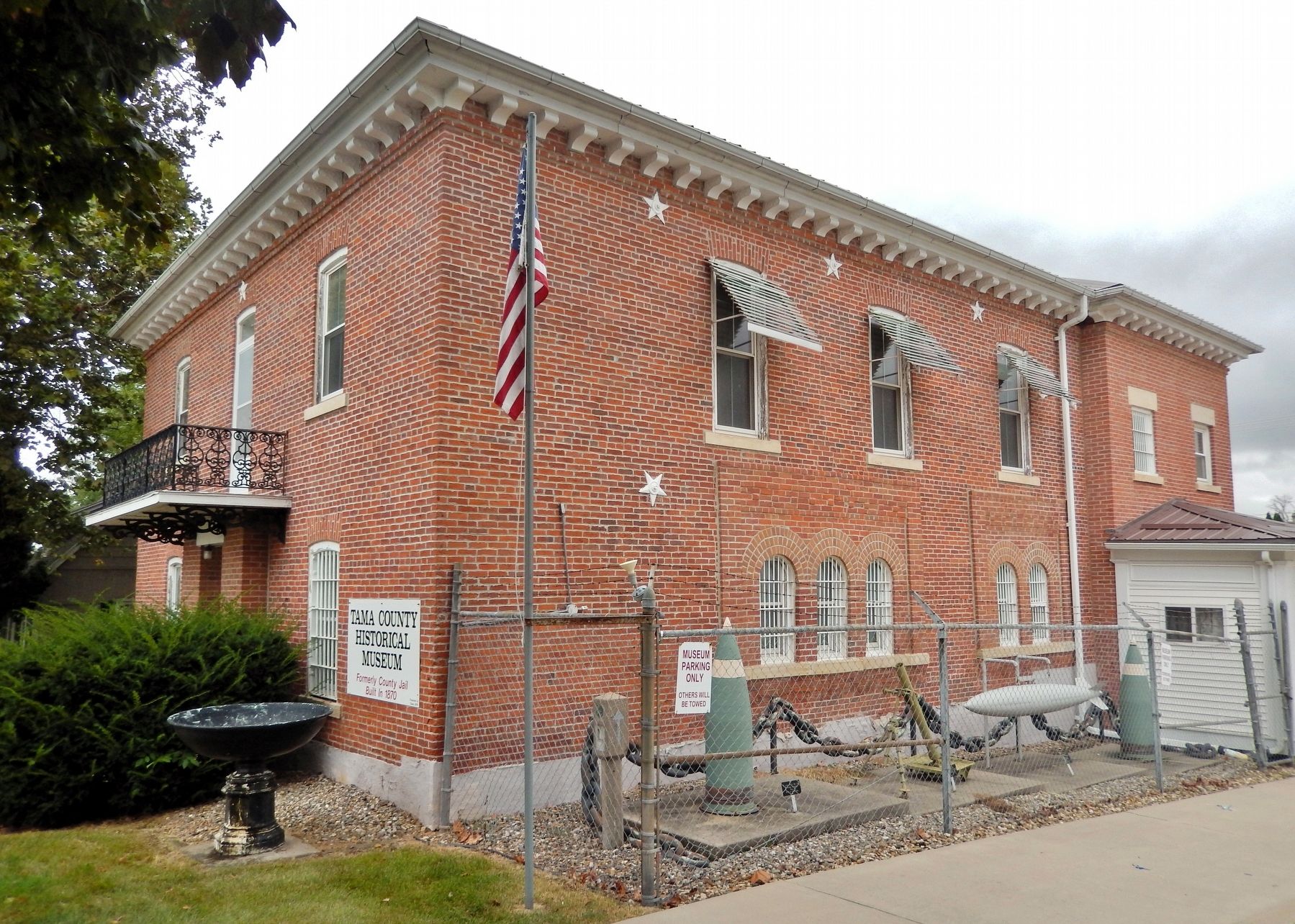 Tama County Jail (1870) (<i>southwest elevation</i>). Click for full size. Tama County Jail (1870) (<i>southwest elevation</i>) image. Click for full size.