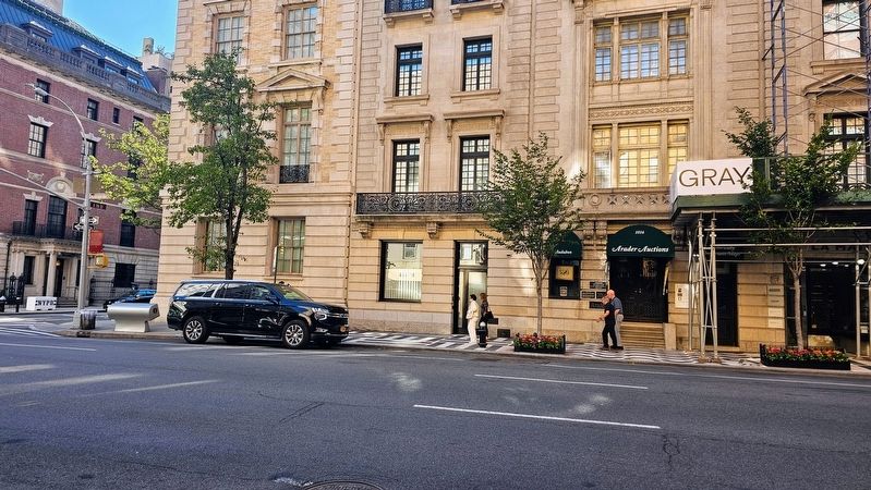 1016 Madison Avenue. Click for full size. 1016 Madison Avenue image. Click for full size.