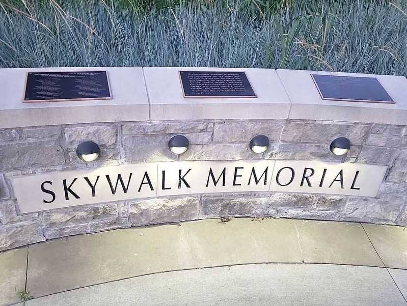 Hyatt Regency Skywalk Collapse Marker image. Click for full size.