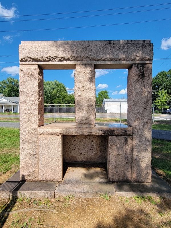 World Wars I & II Memorial Drinking Fountain Marker. Click for full size. World Wars I & II Memorial Drinking Fountain Marker image. Click for full size.