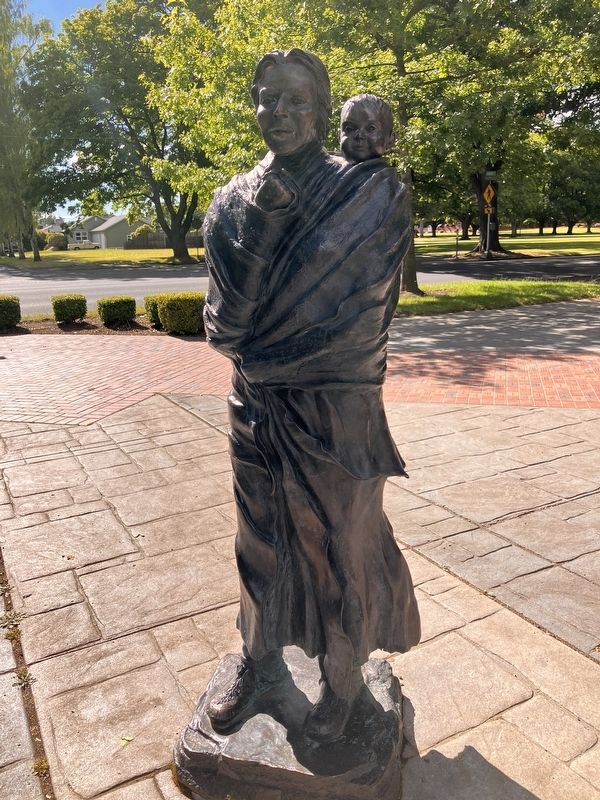 Statue of "Janey & Pomp" image. Click for full size.