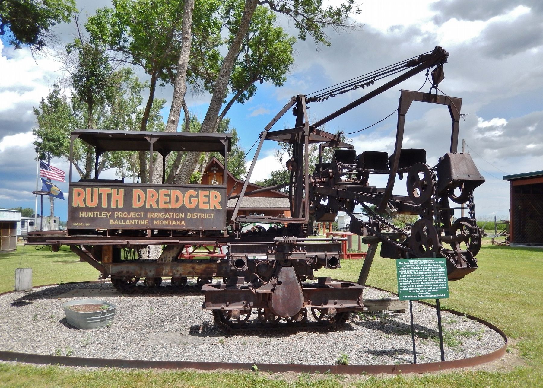 Ruth Dredger & Marker image. Click for full size.