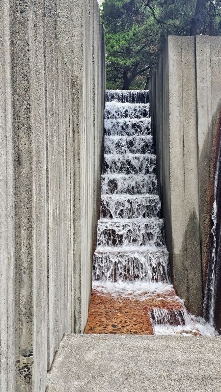 Ira Keller Fountain. Click for full size. Ira Keller Fountain image. Click for full size.
