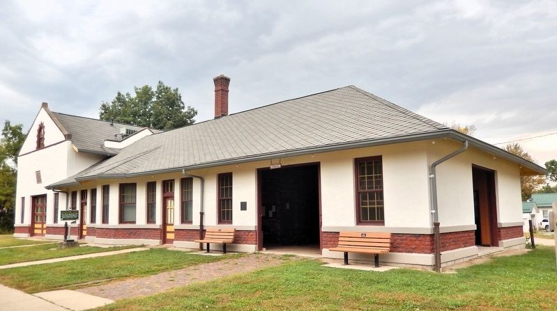 Waterloo, Cedar Falls and Northern Center Point Depot. Click for full size. Waterloo, Cedar Falls and Northern Center Point Depot image. Click for full size.
