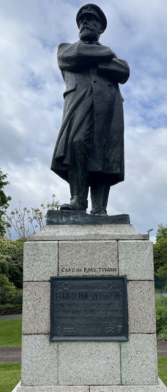 Commander Edward John Smith Statue image. Click for full size.