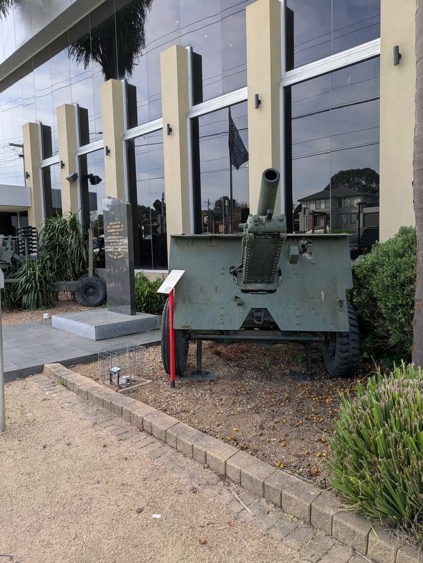 25 Pounder Mark 2 Marker in front of Watsonia RSL. Click for full size. 25 Pounder Mark 2 Marker in front of Watsonia RSL image. Click for full size.