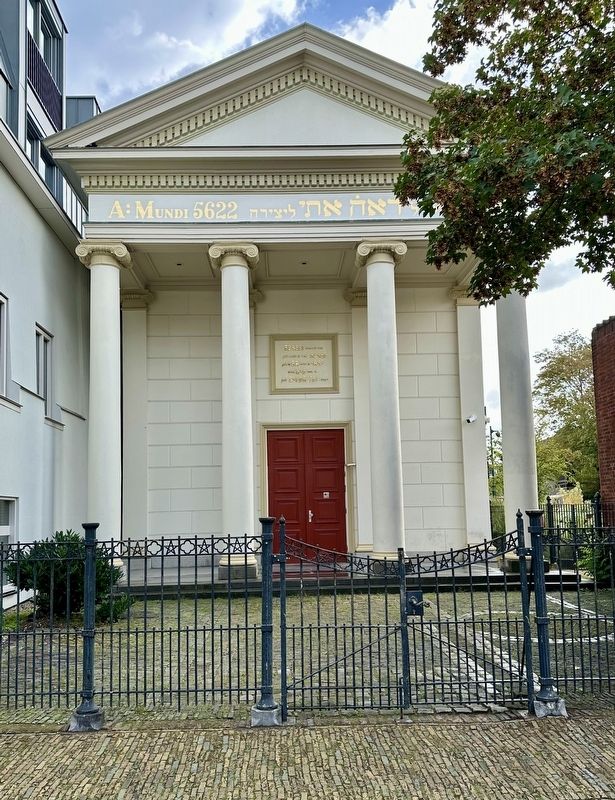 Delft Synagogue image. Click for full size.