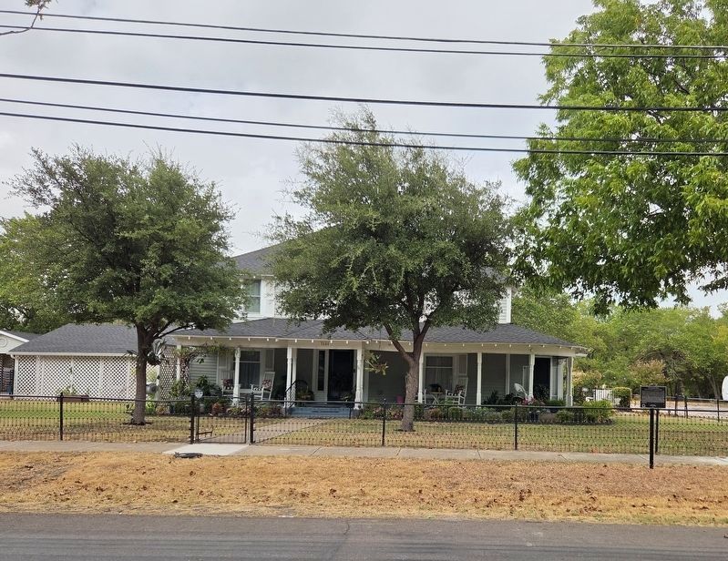 The Wagoner Home and Marker (Right Side). Click for full size. The Wagoner Home and Marker (Right Side) image. Click for full size.