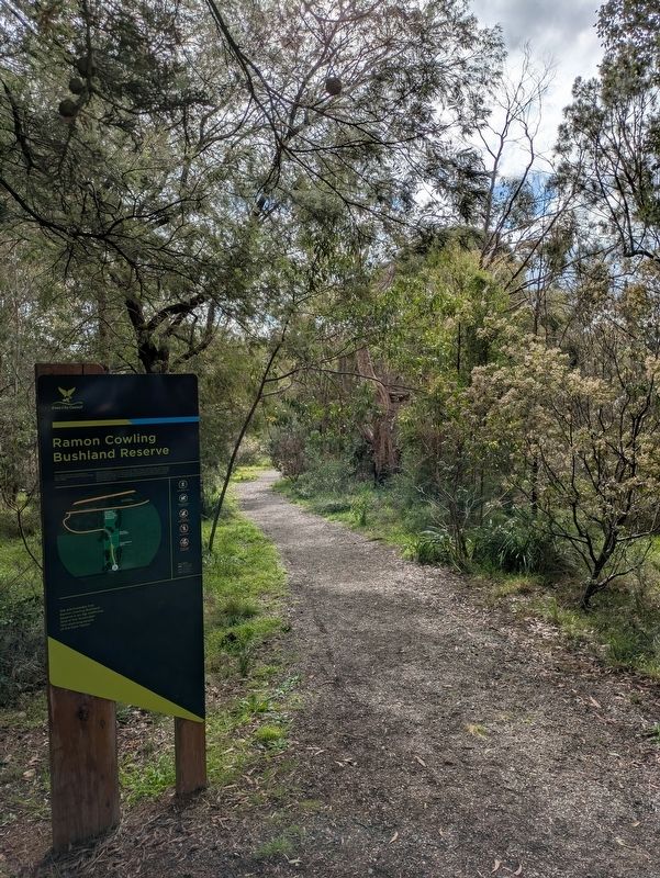 Ramon Cowling Bushland Reserve Marker at the southern entrance to the reserve image. Click for full size.