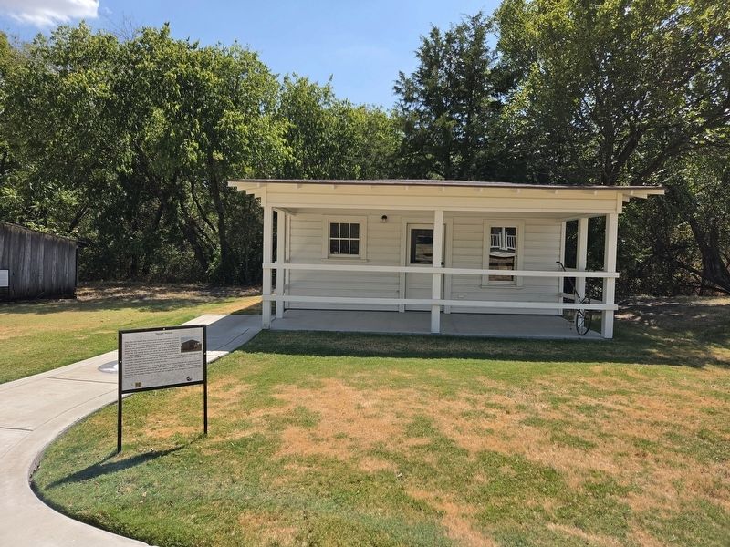 Tenant House image. Click for full size.