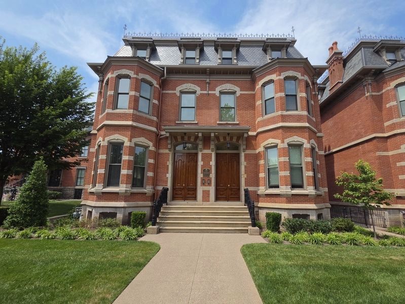 Canalside Townhouse. Marker is between the two entrances. Click for full size. Canalside Townhouse. Marker is between the two entrances image. Click for full size.