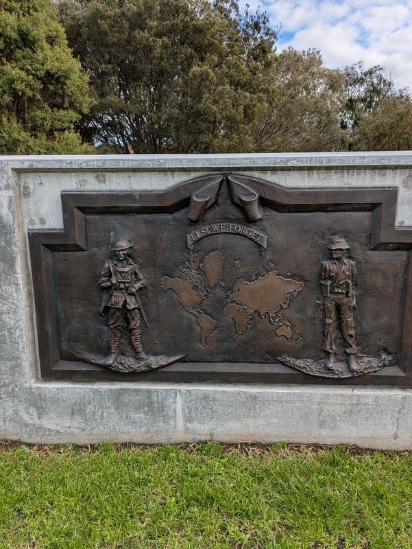 Frankston War Memorial image. Click for full size.