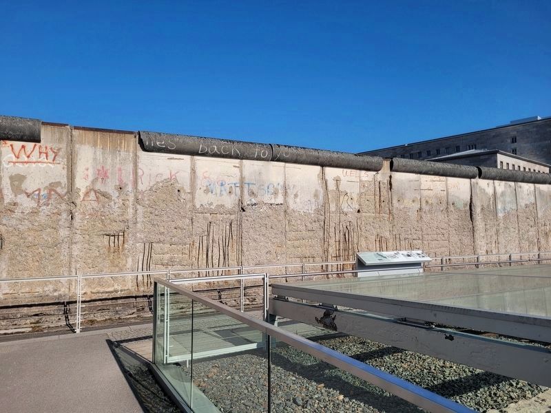 Baudenkmal Berliner Mauer / Berlin Wall Monument. Click for full size. Baudenkmal Berliner Mauer / Berlin Wall Monument image. Click for full size.