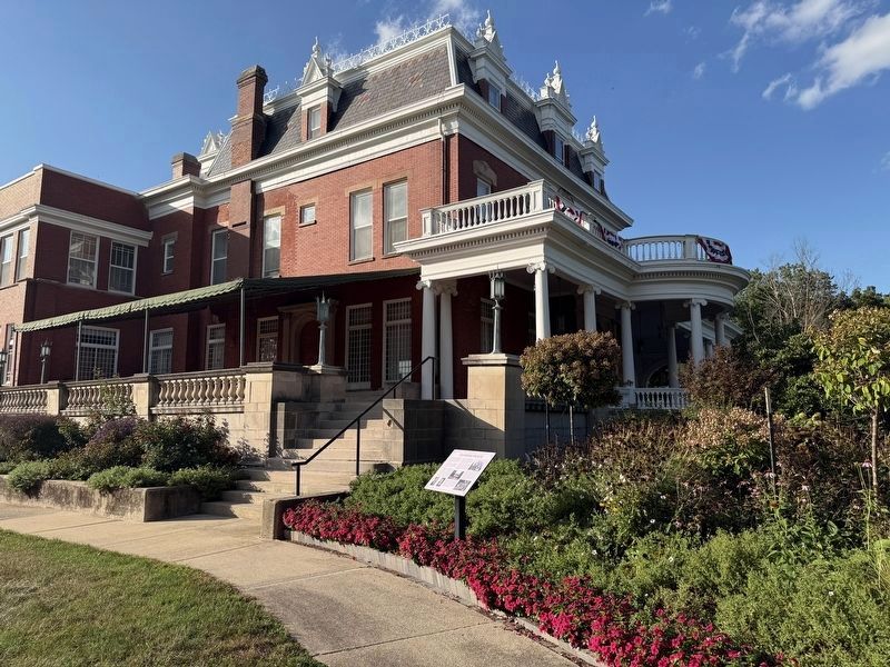 Ellwood House & Marker. Click for full size. Ellwood House & Marker image. Click for full size.