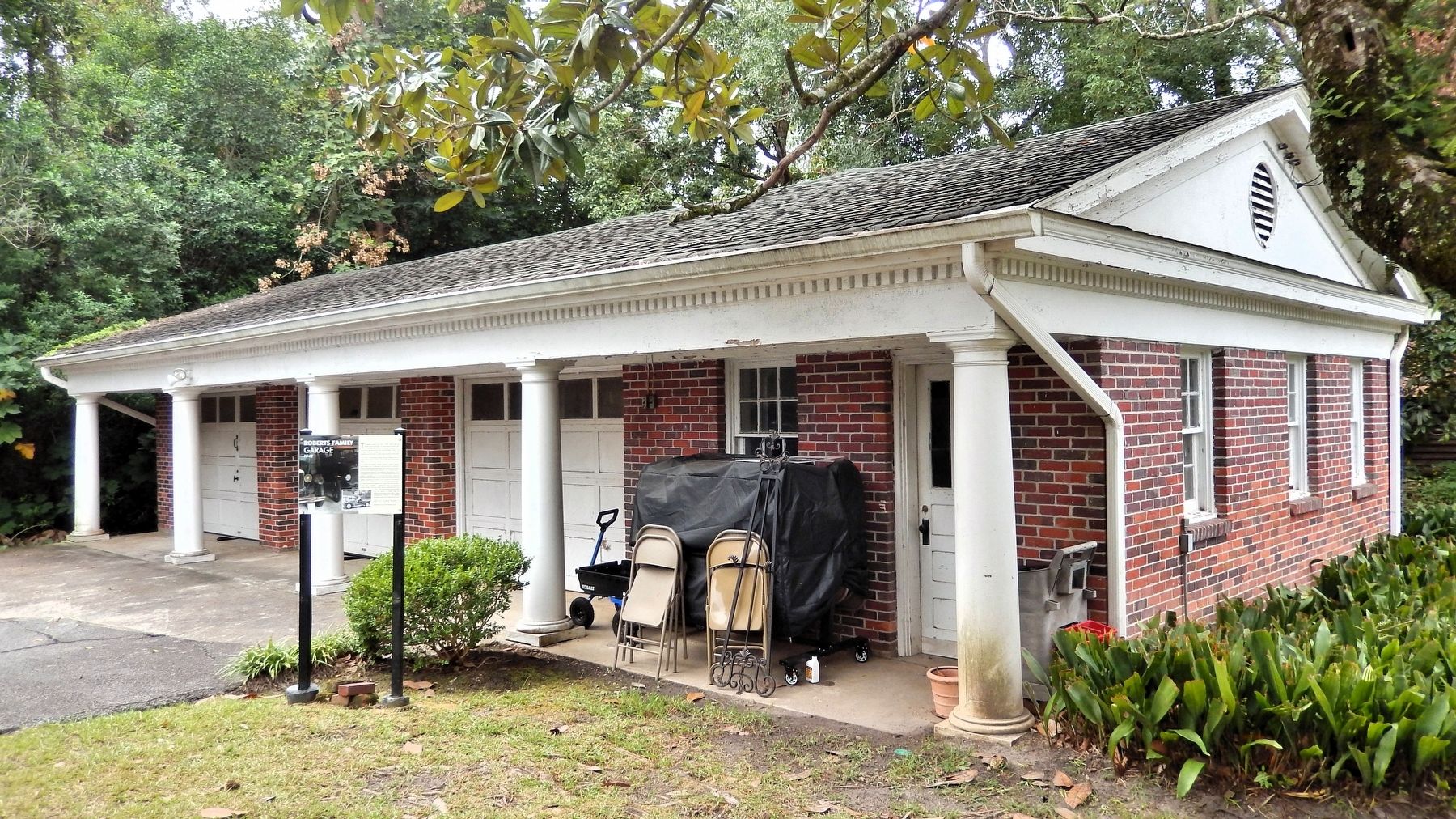 Roberts Family Garage. Click for full size. Roberts Family Garage image. Click for full size.