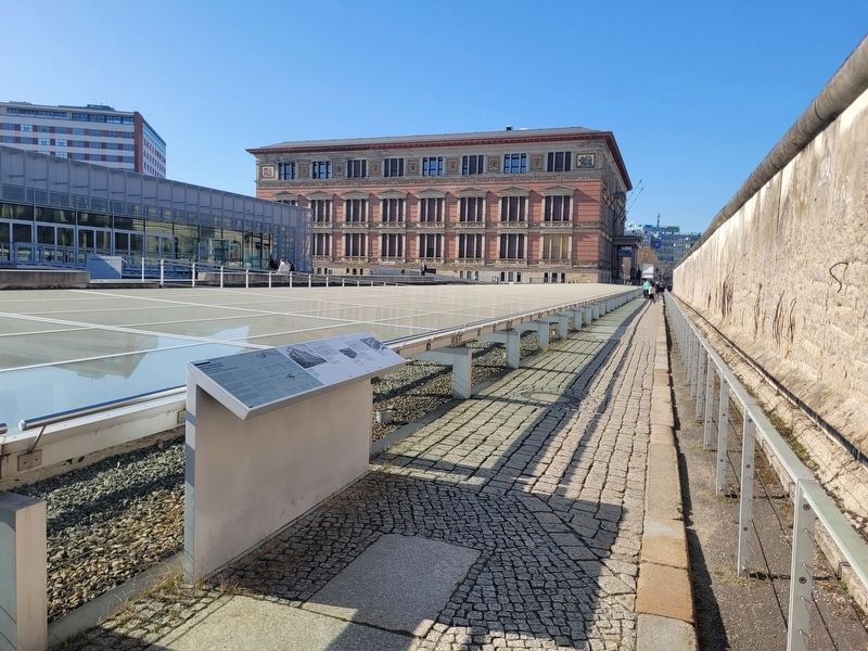 Haupteinfahrt der Gestapo-Zentrale / Main Driveway to Gestapo Headquarters Marker image. Click for full size.