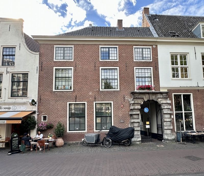 Proveniershuis / Home for Pensioners Marker - wide view image. Click for full size.