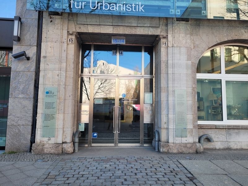 Zimmerstraße 14/15 Marker (Right Side). Click for full size. Zimmerstraße 14/15 Marker (Right Side) image. Click for full size.